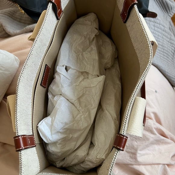 Chloe Woody Tote Medium Size - Picture 2 of 4